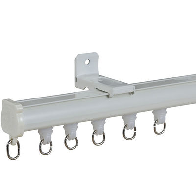 Moderne stille Vorhang-Bahn-Decke angebracht mit Elektrophorese