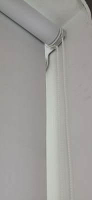 Sonnenlicht-Gewebe 5% offener Rate Fabric Roller Shutter Window zur Balkon-Handbuch-Steuerung