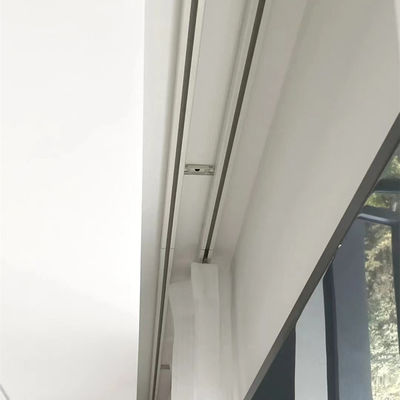 Stiller gewölbter faltender Smart Home-motorisierter Vorhang-Bahn WifiTuya-Aluminiummotor für Schlafzimmer