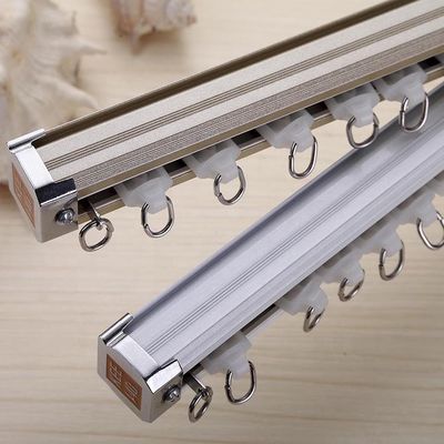 Aluminiummetallstille Vorhang-Bahn mit Decke angebrachter an der Wand befestigter Art
