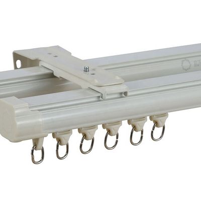 Decke angebrachtes doppeltes weißes Vorhangschiene-Aluminiummaterial mit Elektrophorese