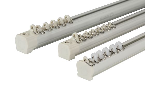 Decke angebrachtes doppeltes weißes Vorhangschiene-Aluminiummaterial mit Elektrophorese