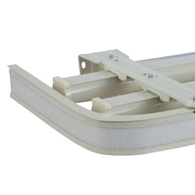 Moderne stille Vorhang-Bahn-Decke angebracht mit Elektrophorese