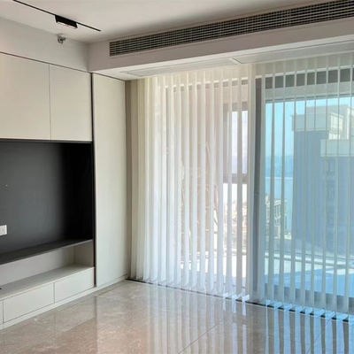 Justierbare flexible Vertikaljalousie-Vorhänge beleuchten das Übertragen für Hotels