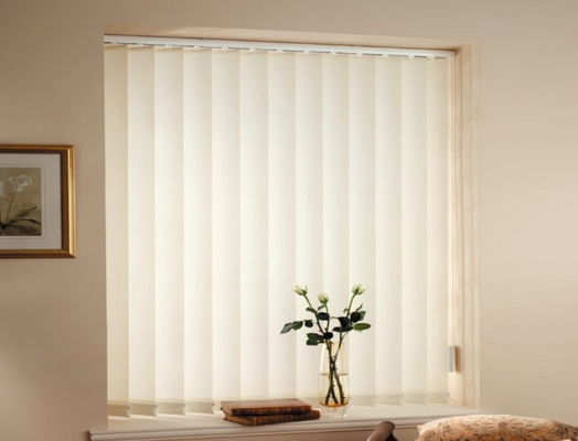 Weiches Garn-Traumvorhang-Fenster-Vertikaljalousie-Normallack-halb blinder Vorhang